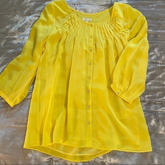 Shoshanna Tops - Shoshanna silk yellow blouse size 2